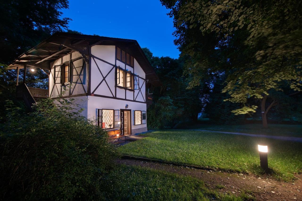 Chateau Loucen Garden Retreat Экстерьер фото