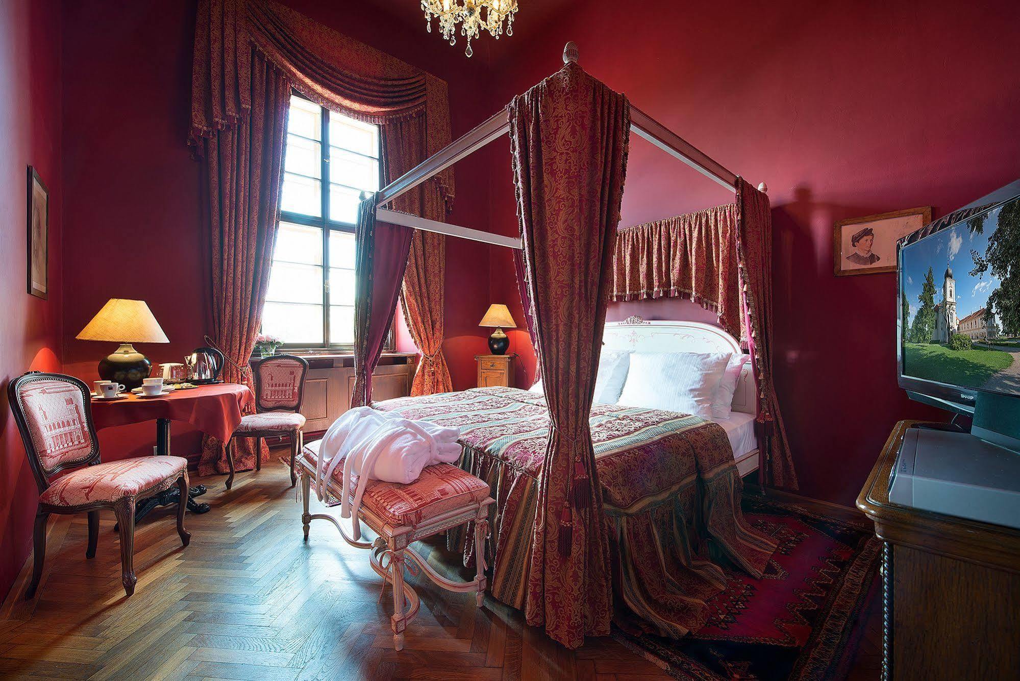 Chateau Loucen Garden Retreat Экстерьер фото